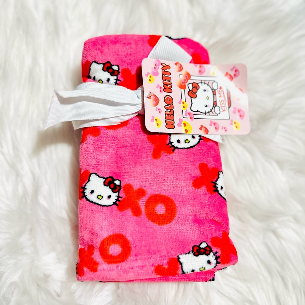 Hello Kitty Valentine’s Towels